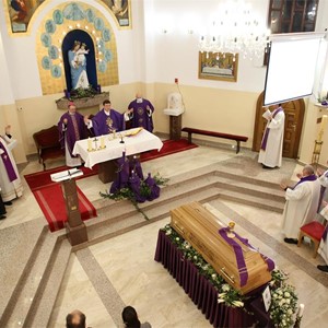 Biskup Šaško predvodio misu prigodom ispraćaja preminulog vlč. Ivana Kobešćaka